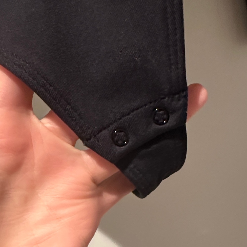 Aritzia Babaton Long Sleeve Bodysuit - NWT - Picture 4 of 5